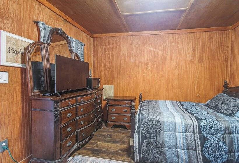 Wesson Cabin W/ Private Beach, Fishing & Hiking!