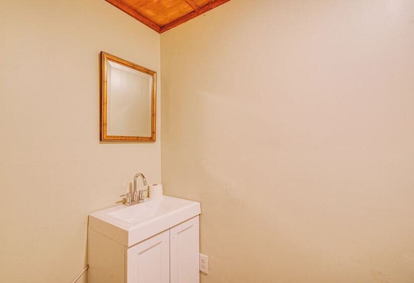 Wesson Cabin W/ Private Beach, Fishing & Hiking!