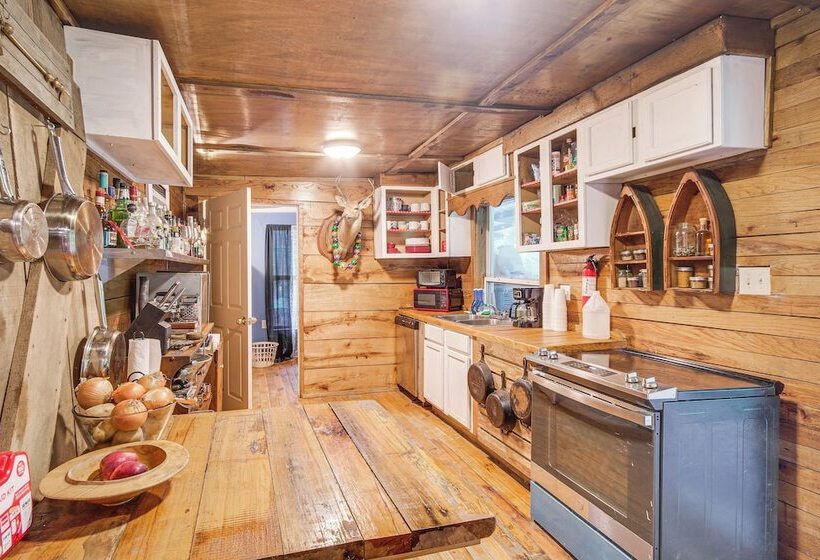 Wesson Cabin W/ Private Beach, Fishing & Hiking!