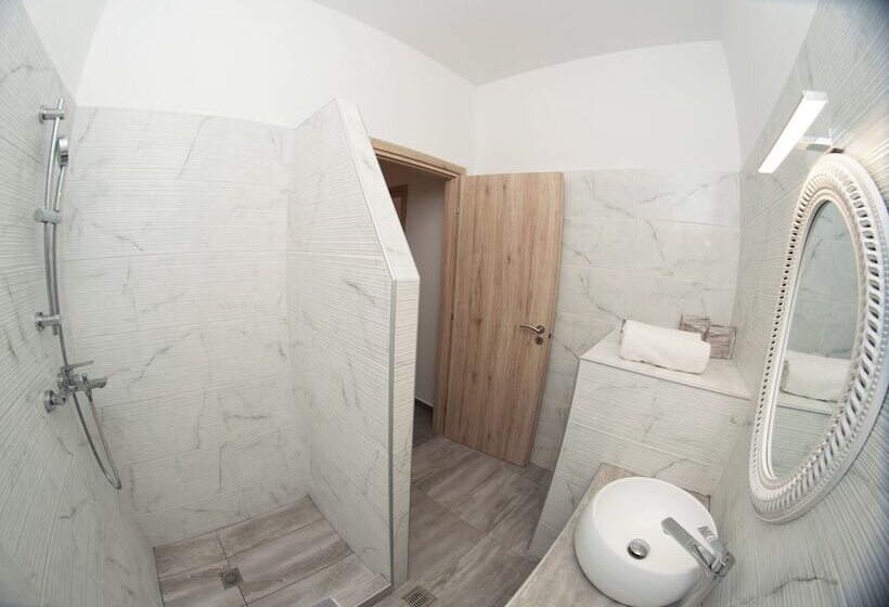 White Cave Villas Residence