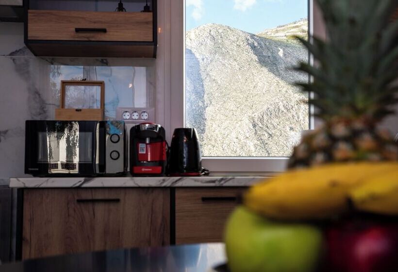 White Cave Villas Residence