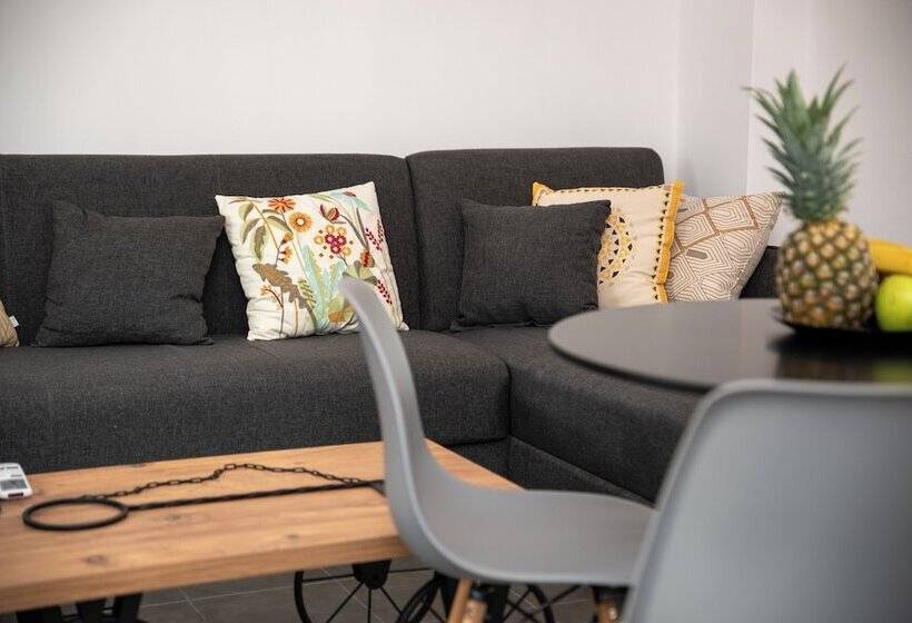 White Cave Villas Residence