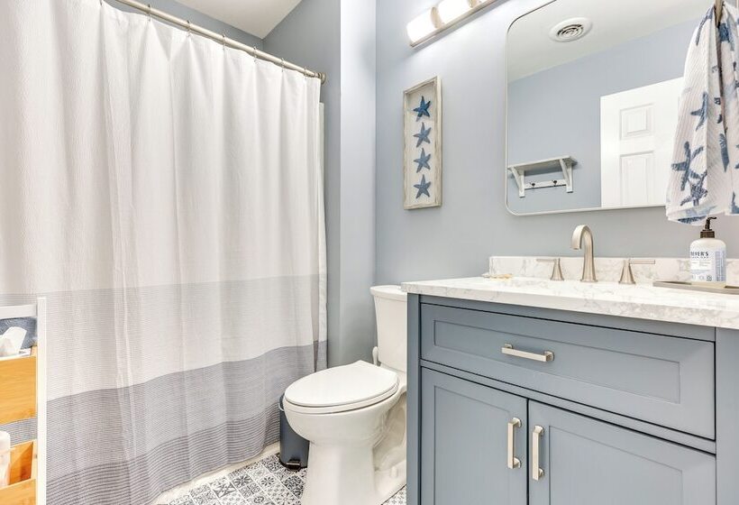 Wilmington Family Home: 6 Mi To Wrightsville Beach