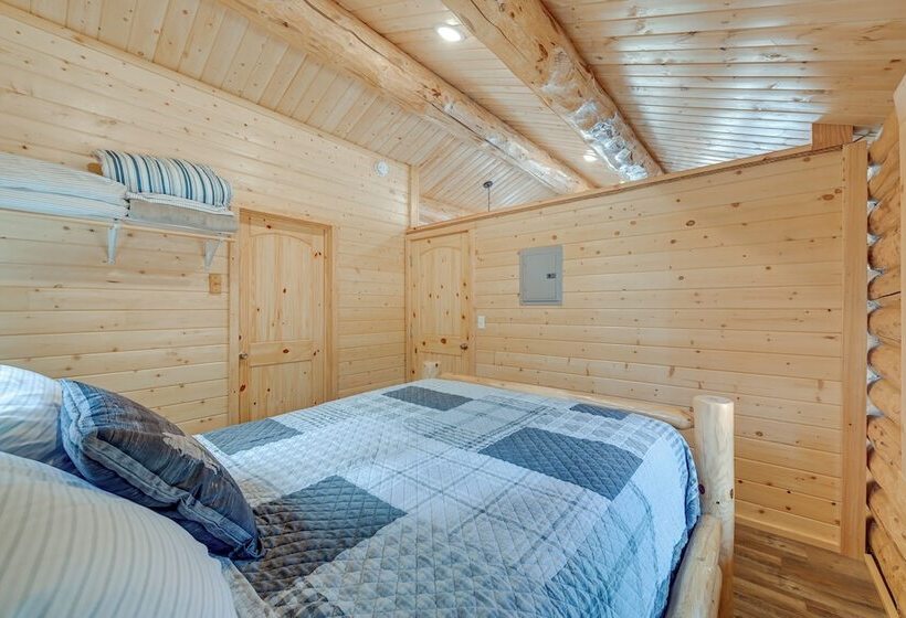 Woodsy Cabin Near Kenai River: Great For Anglers!