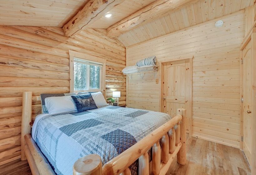 Woodsy Cabin Near Kenai River: Great For Anglers!