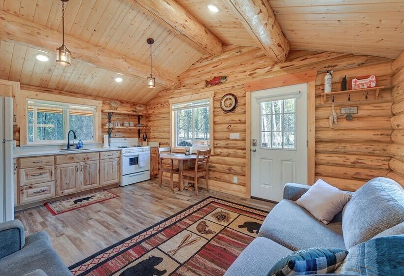 Woodsy Cabin Near Kenai River: Great For Anglers!