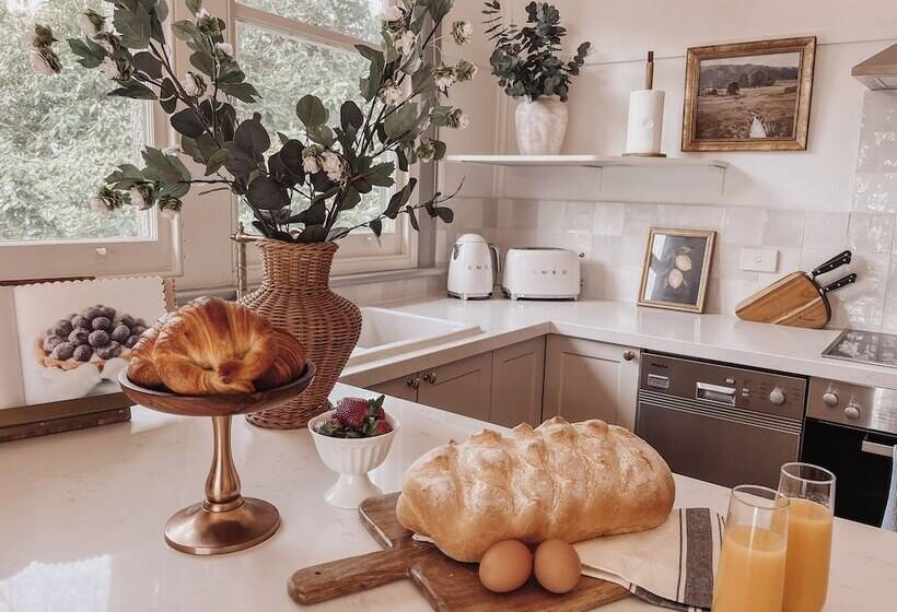 Woolrich Cottage At Woolrich Estate