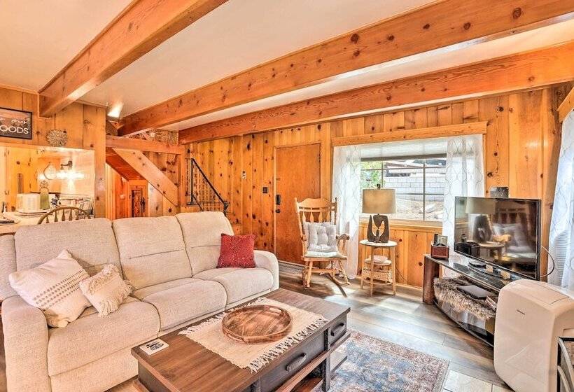 Wrightwood Cabin W/ Cozy Interior!