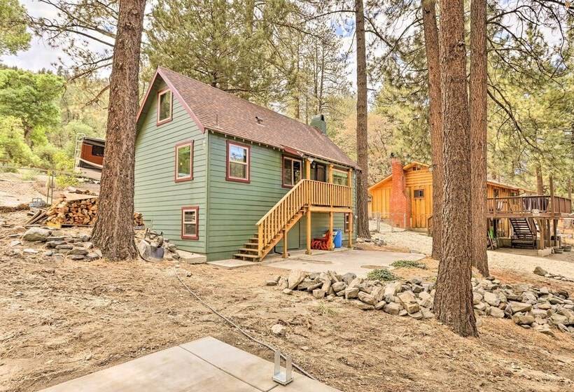 Wrightwood Cabin W/ Cozy Interior!