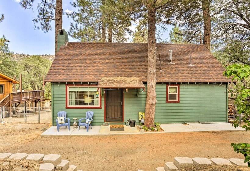 Wrightwood Cabin W/ Cozy Interior!