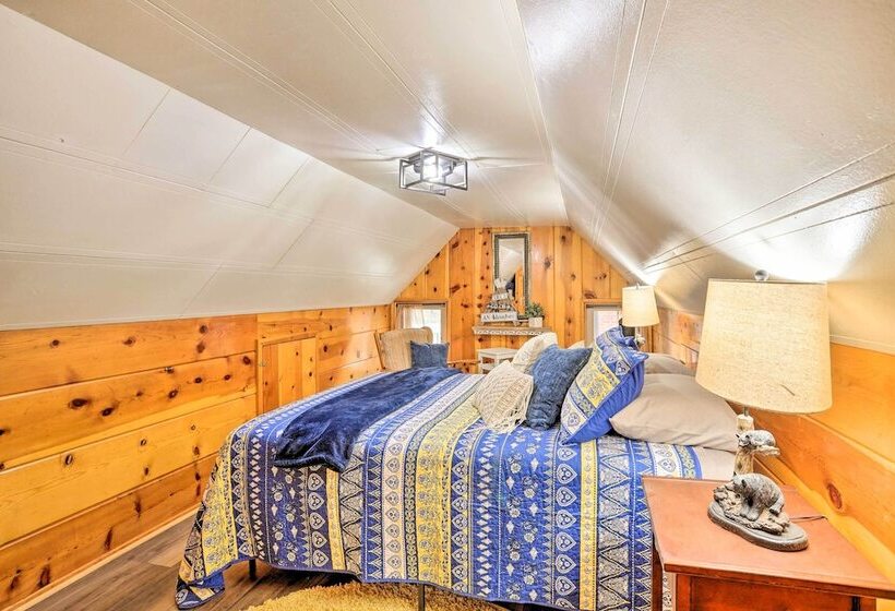 Wrightwood Cabin W/ Cozy Interior!