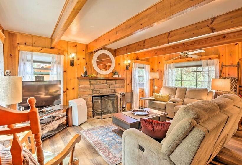 Wrightwood Cabin W/ Cozy Interior!