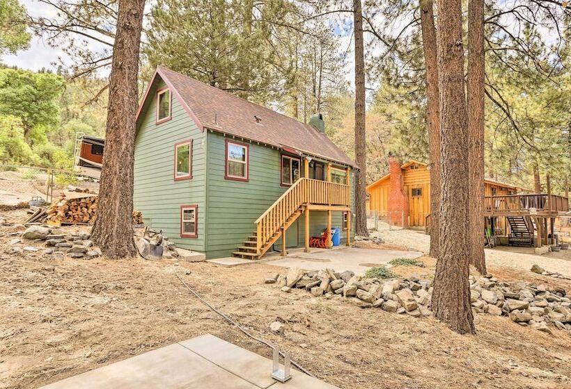 Wrightwood Cabin W/ Cozy Interior!