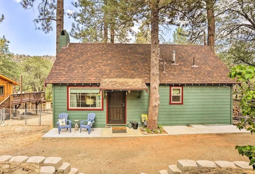 Wrightwood Cabin W/ Cozy Interior!