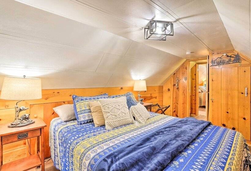 Wrightwood Cabin W/ Cozy Interior!