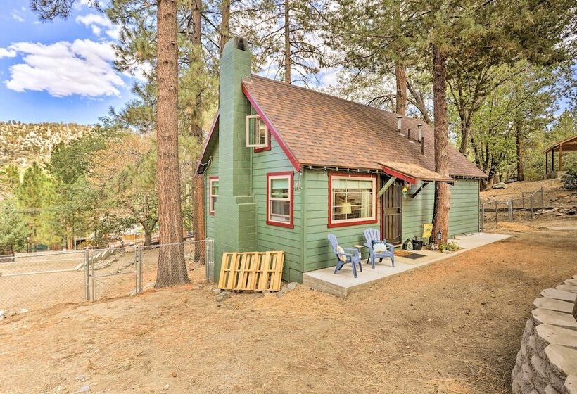 Wrightwood Cabin W/ Cozy Interior!