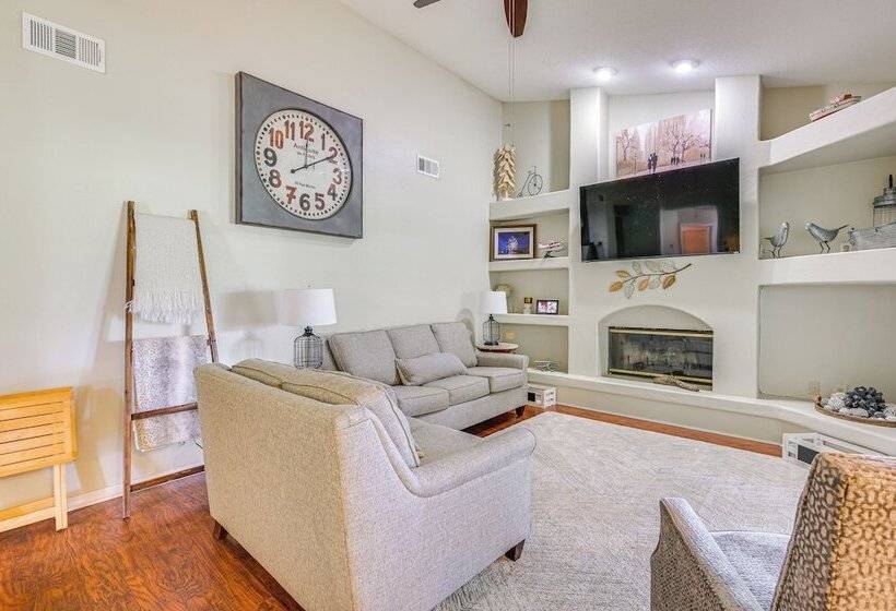 Zephyrhills Home   Lanai & Grill, Near Theme Parks