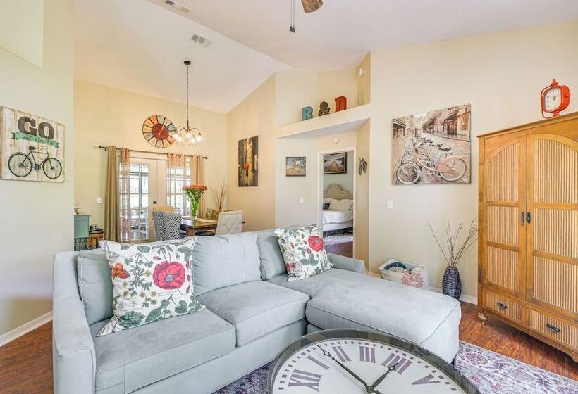 Zephyrhills Home   Lanai & Grill, Near Theme Parks