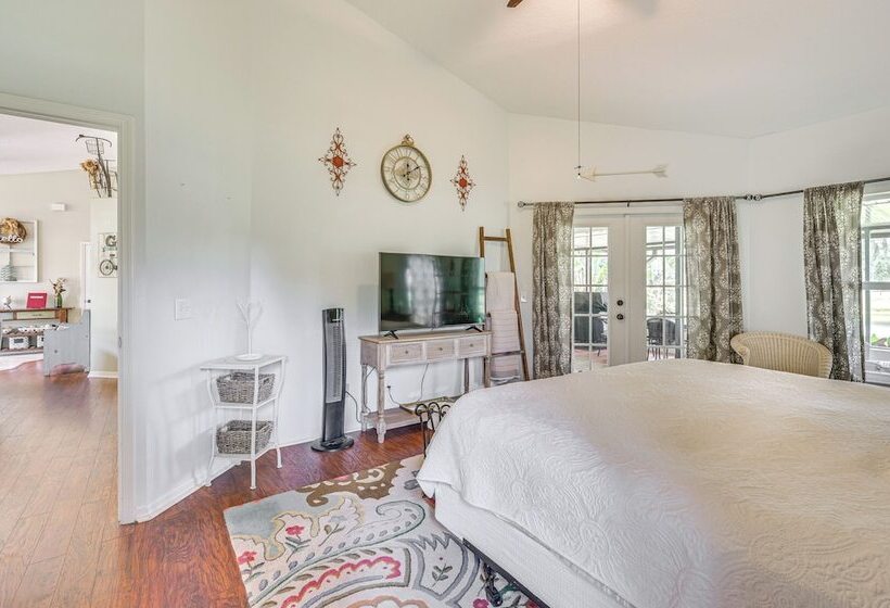 Zephyrhills Home   Lanai & Grill, Near Theme Parks