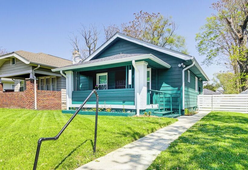 1925 Bungalow Style Home ~ 2 Mi To Downtown Indy!