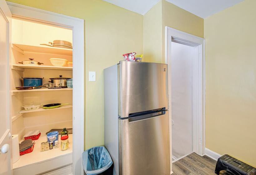 1925 Bungalow Style Home ~ 2 Mi To Downtown Indy!