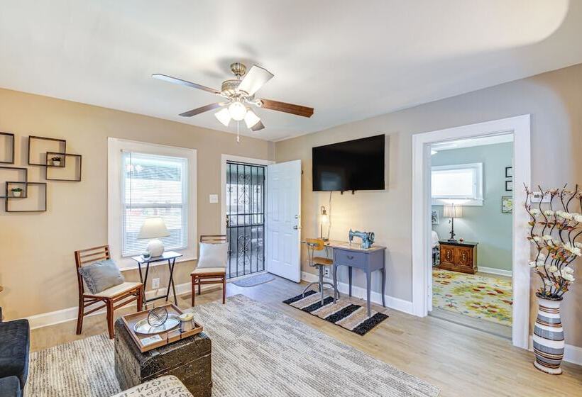 1925 Bungalow Style Home ~ 2 Mi To Downtown Indy!