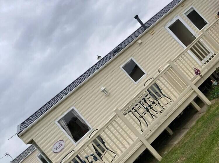 2 Bed Caravan In Mablethorpe Sea Front Location