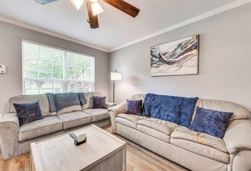 Baton Rouge Home W/ Yard ~ 14 Mi To Downtown!