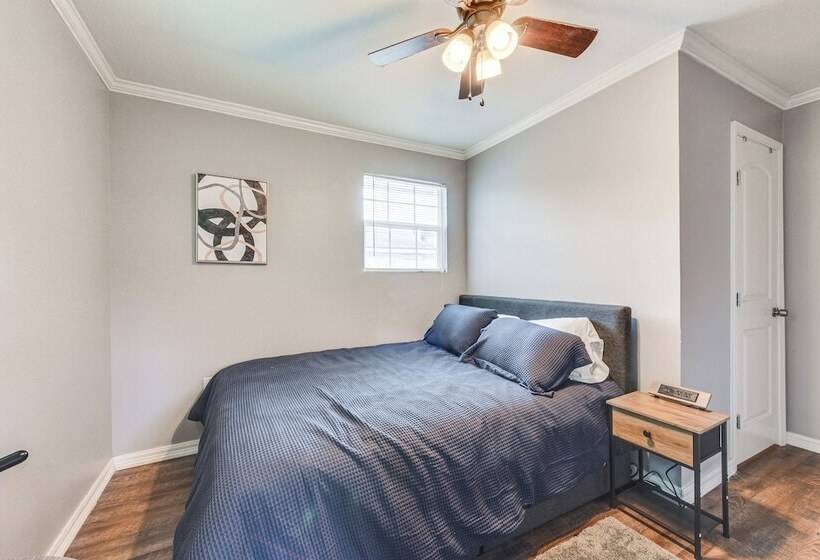 Baton Rouge Home W/ Yard ~ 14 Mi To Downtown!