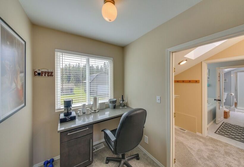 Beachfront Sagle Retreat W/ Boat Dock & Lift