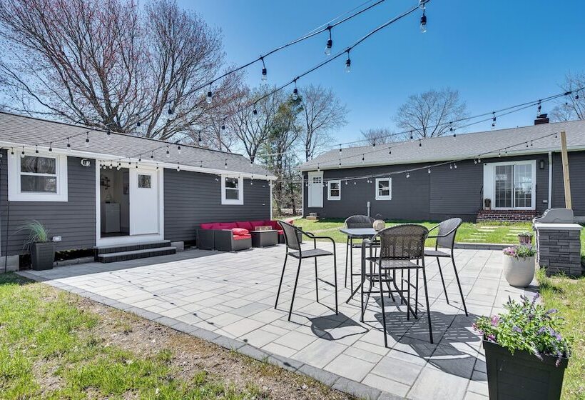 Beautiful Eliot Retreat W/ Fire Pit & Game Room!