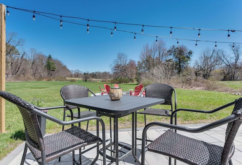 Beautiful Eliot Retreat W/ Fire Pit & Game Room!