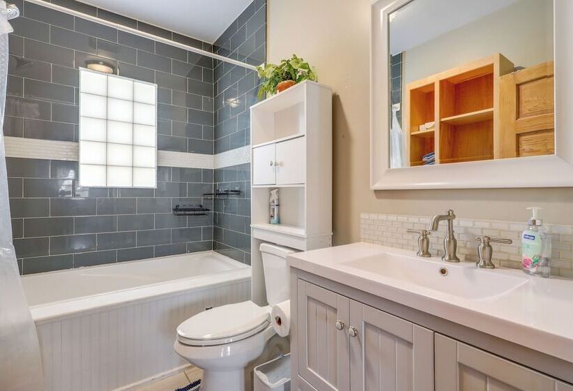 Beautiful Jacksonville Home: Walkable Location!