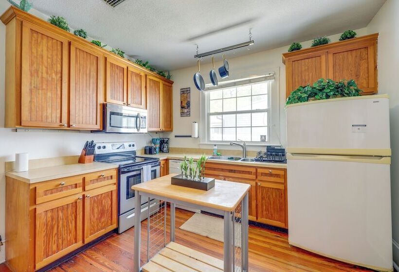 Beautiful Jacksonville Home: Walkable Location!