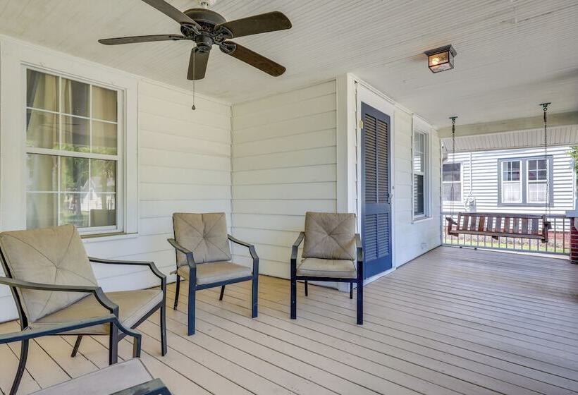Beautiful Jacksonville Home: Walkable Location!