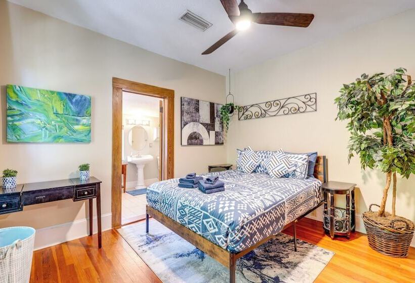 Beautiful Jacksonville Home: Walkable Location!