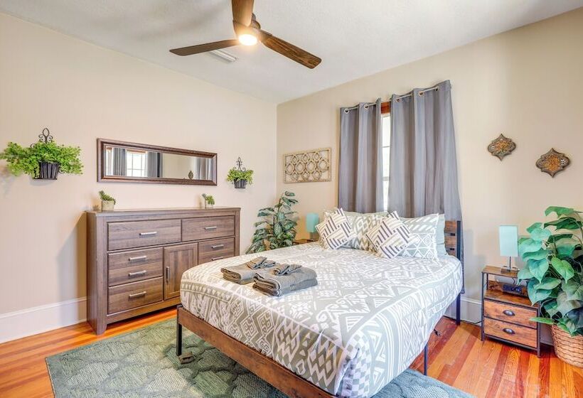 Beautiful Jacksonville Home: Walkable Location!