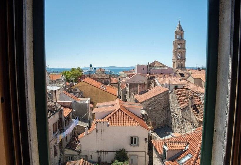 تختخواب و صبحانه Oblivion Luxury Rooms