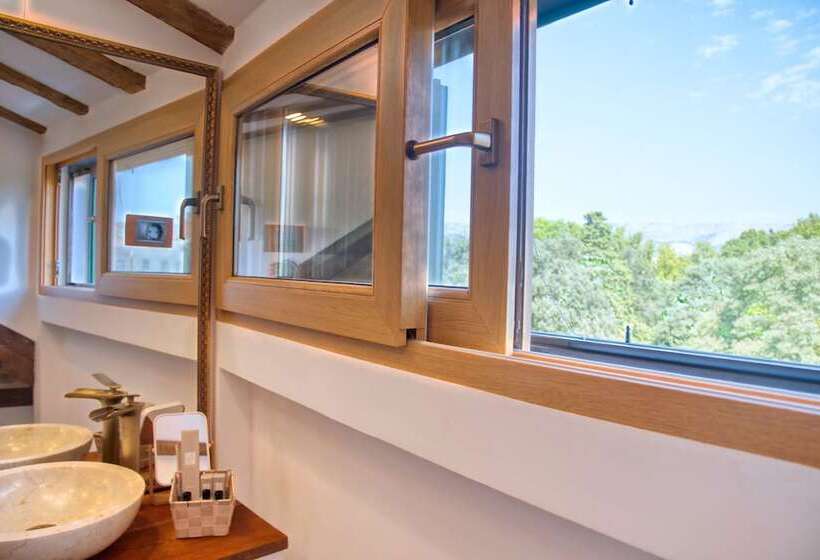 تختخواب و صبحانه Oblivion Luxury Rooms