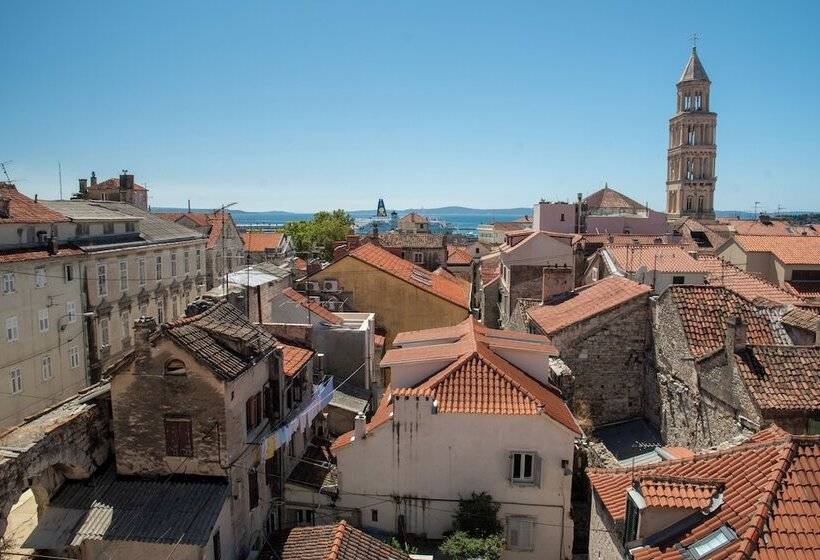 تختخواب و صبحانه Oblivion Luxury Rooms