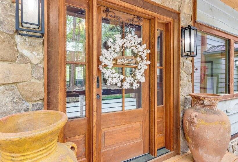 Blue Ridge Cabin W/ Hot Tub, Deck & Mountain Views