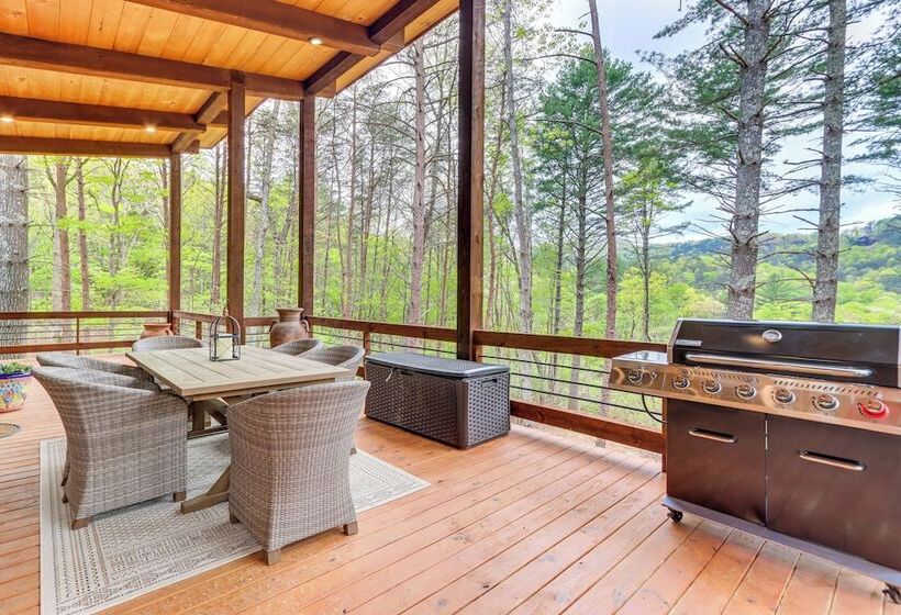 Blue Ridge Cabin W/ Hot Tub, Deck & Mountain Views