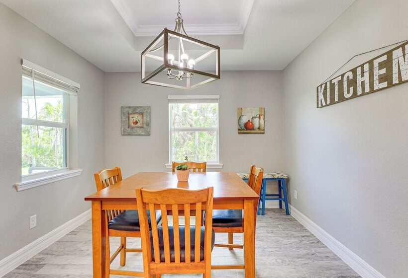 Bright Rotonda West Home W/ Patio, 7 Mi To Beach!