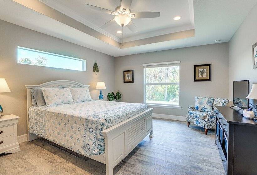 Bright Rotonda West Home W/ Patio, 7 Mi To Beach!