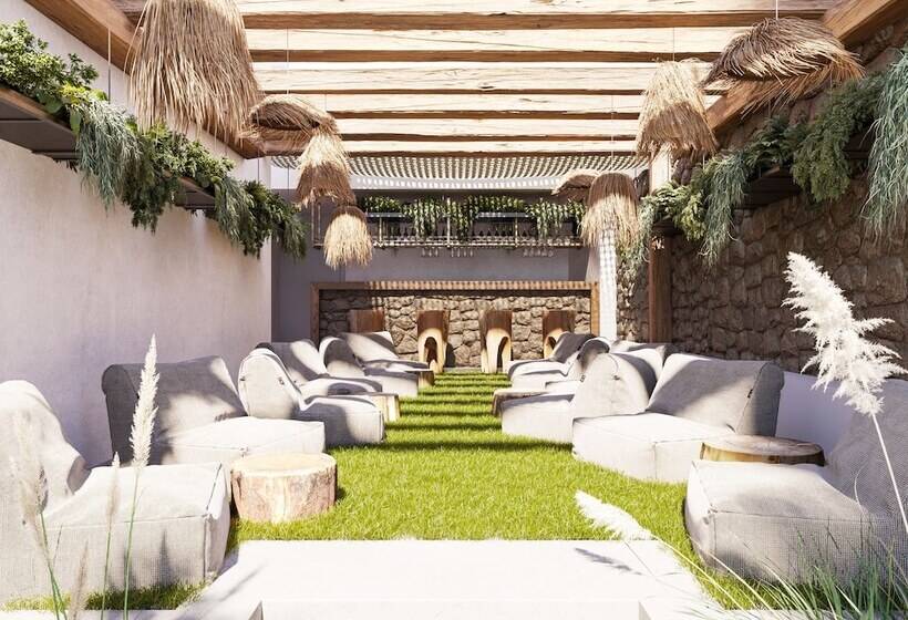 Cabana White Boutique Hotel & Suites