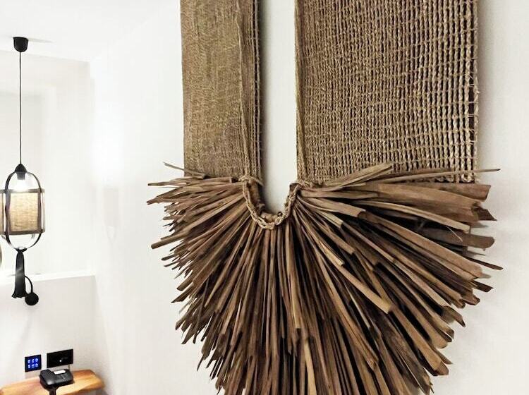 Cabana White Boutique Hotel & Suites