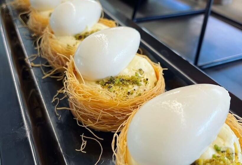 Cabana White Boutique Hotel & Suites