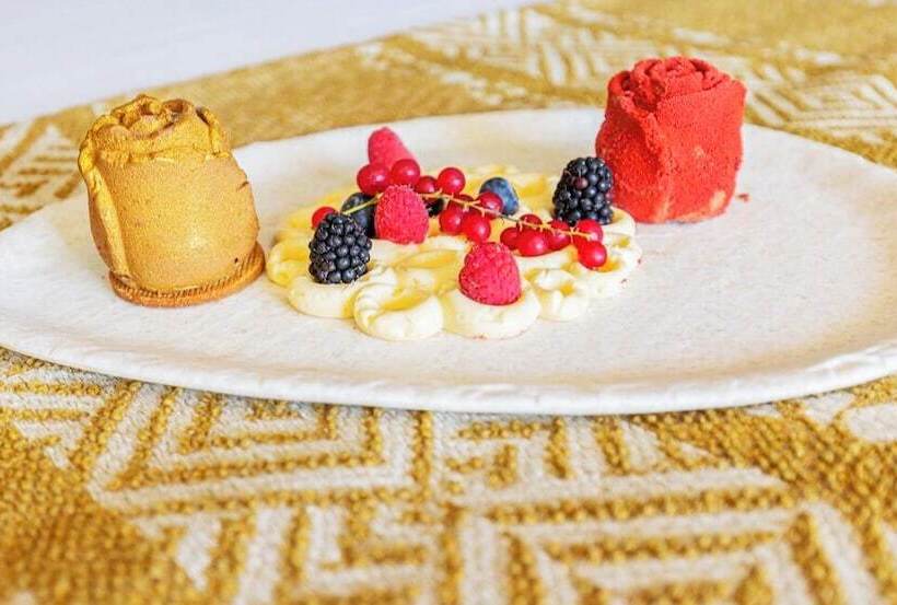 Cabana White Boutique Hotel & Suites