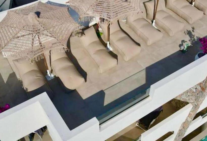 Cabana White Boutique Hotel & Suites