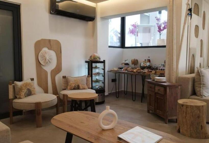 Cabana White Boutique Hotel & Suites